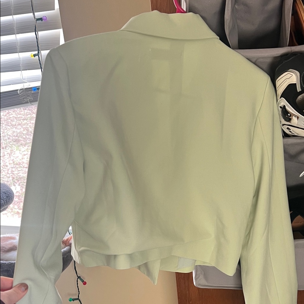Cropped Blazer - Picture 7 of 7